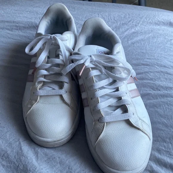 rosegold adidas cloudfoam tennis shoes